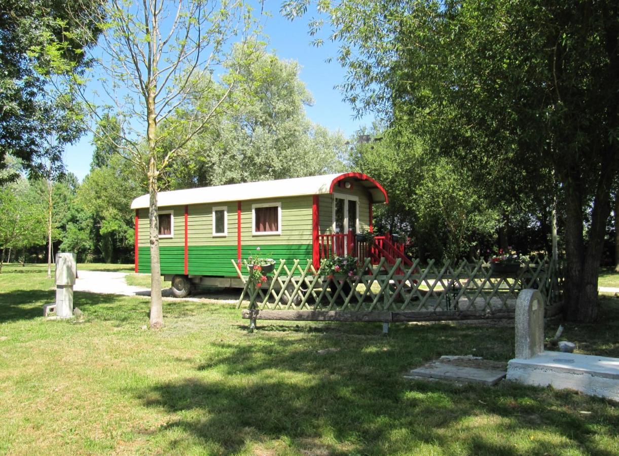 Camping Belle Riviere Chaniers Kültér fotó