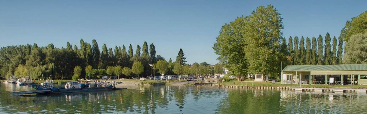 Camping Belle Riviere Chaniers Kültér fotó