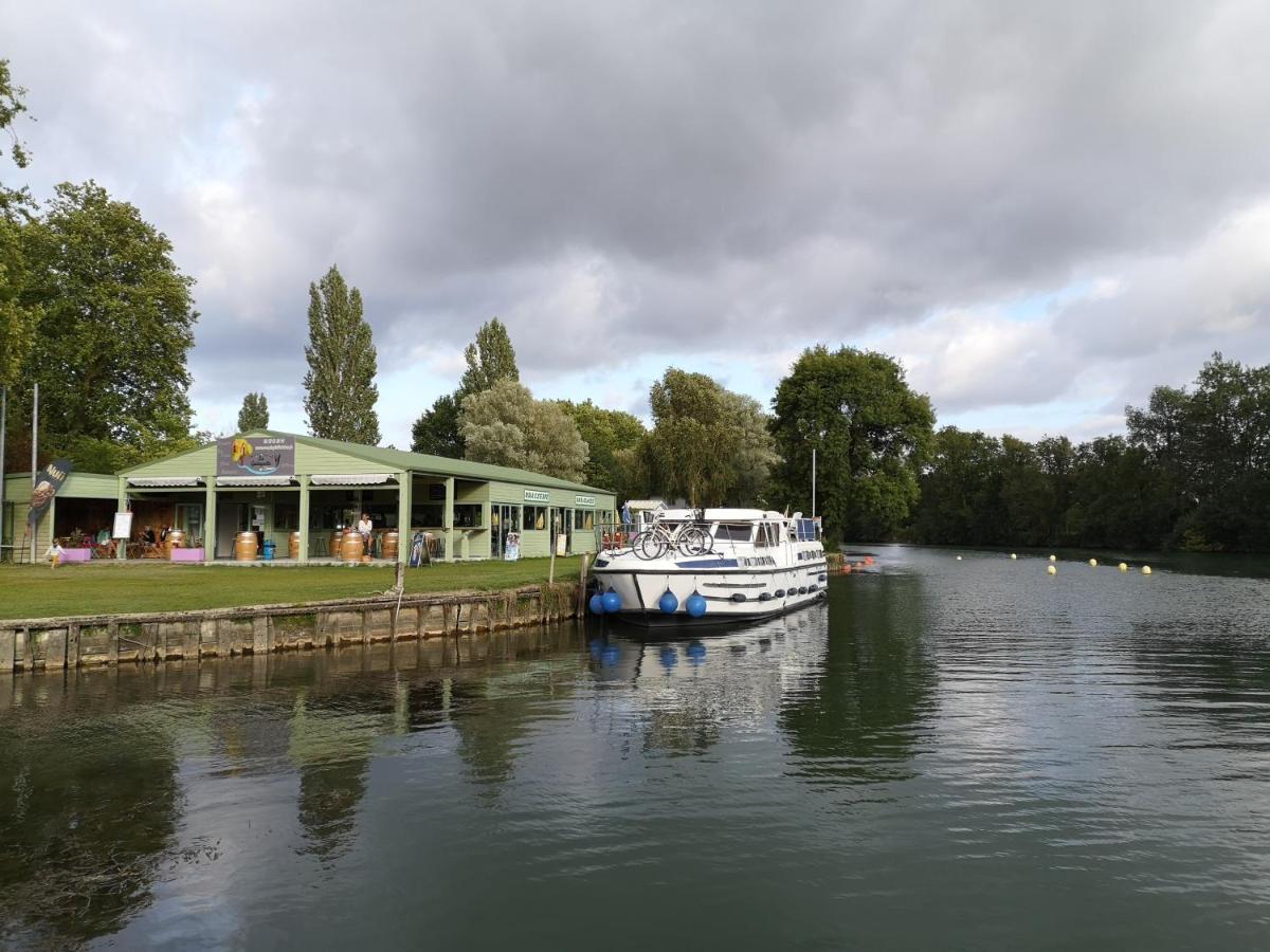 Camping Belle Riviere Chaniers Kültér fotó