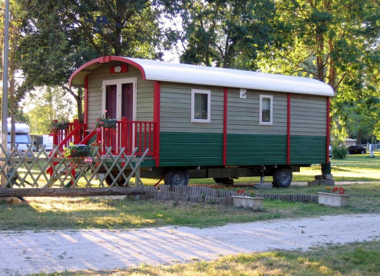 Camping Belle Riviere Chaniers Kültér fotó