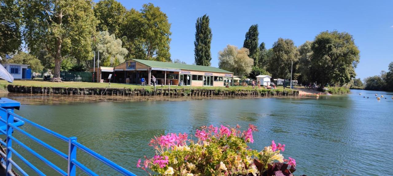 Camping Belle Riviere Chaniers Kültér fotó