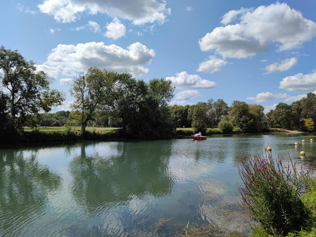 Camping Belle Riviere Chaniers Kültér fotó