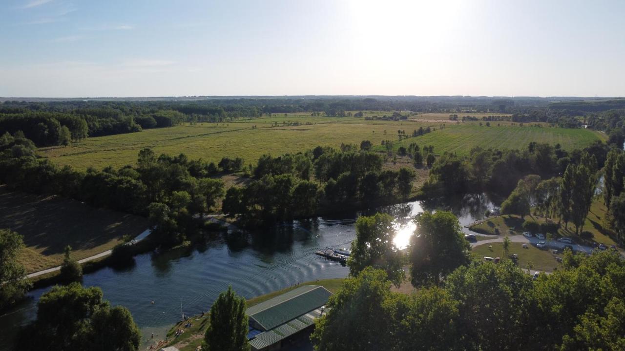 Camping Belle Riviere Chaniers Kültér fotó